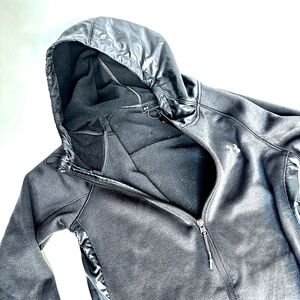 Under Armor Storm Water Resistant Jacket small black, thumb holes zipper pockets